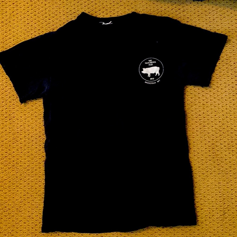No brand. Small black t-shirt.